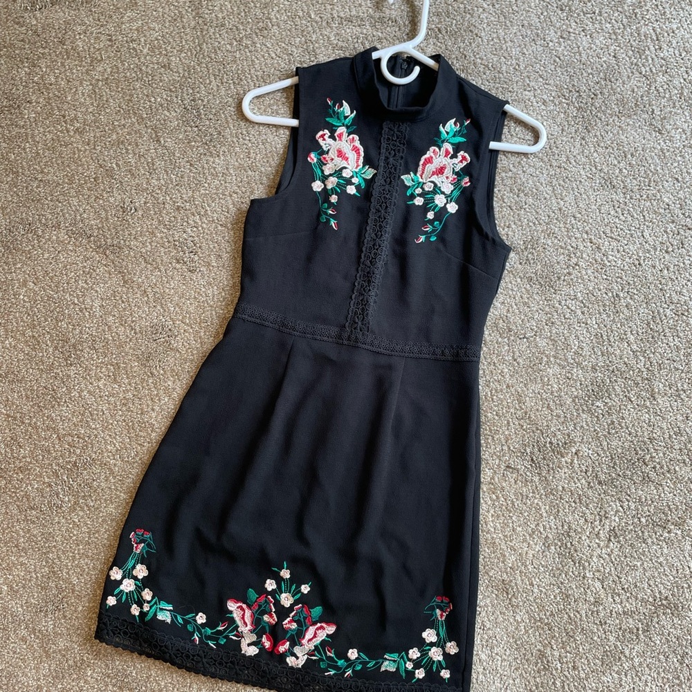 Romeo & Juliet Couture Floral Embroidered Mini Dress Size S Whimsigoth, Fairy